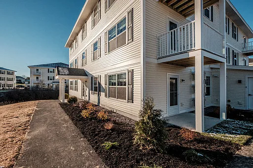 Cumberland Foreside Village Apartments — Photo 29