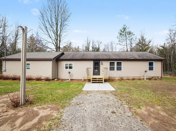 3540 S Harrison Rd, Houghton Lake, MI 48629