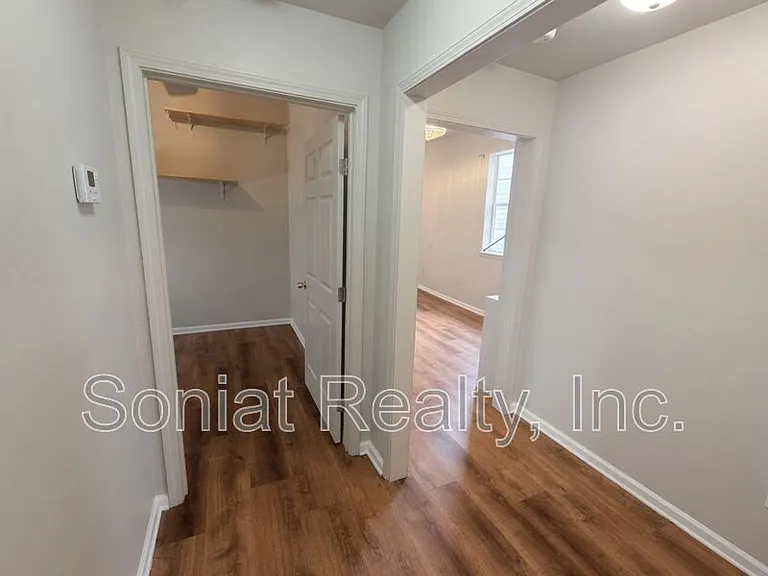 1461 N Robertson St — Photo 16
