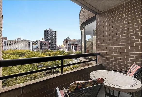Sold by Thrasher Real Estate | media 6