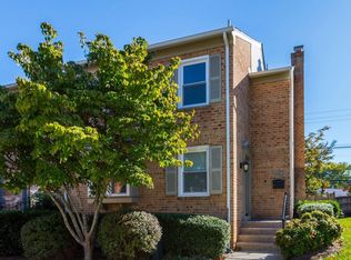 10217 Arizona Cir #44, Bethesda, MD 20817