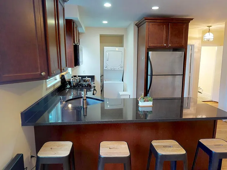 315 Elm St #1 — Photo 2