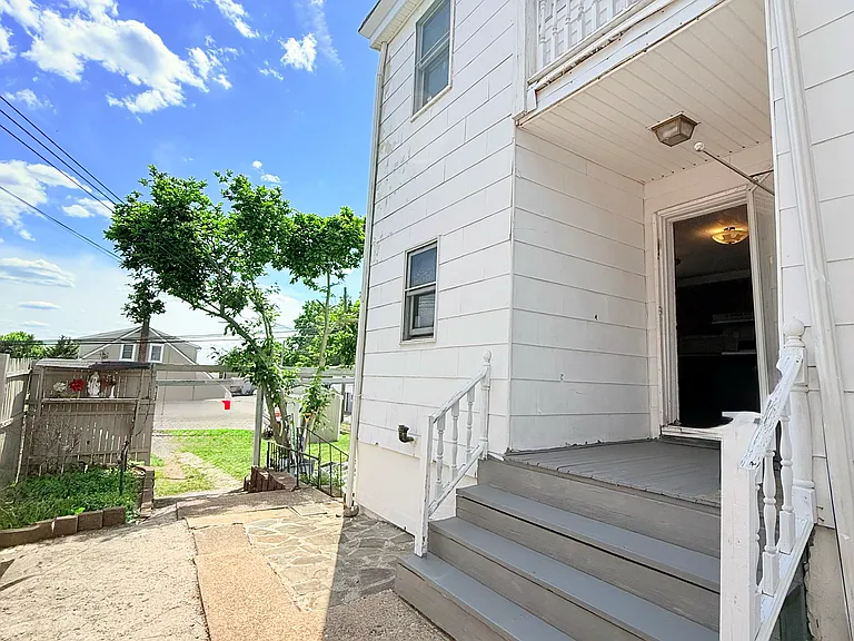 216 N Main St — Photo 23