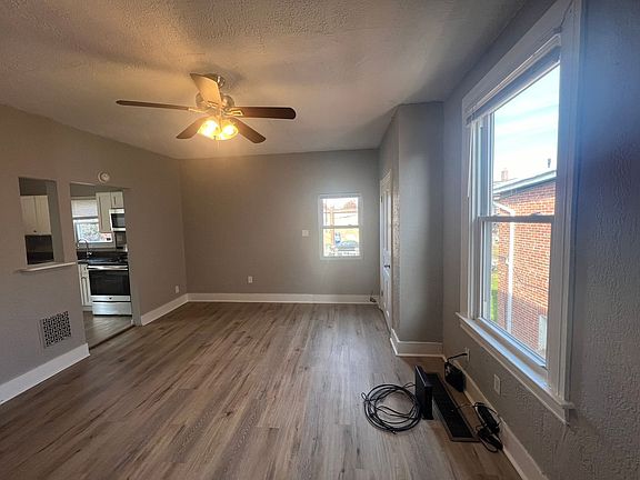 5th image of 7429 Park Ave #2