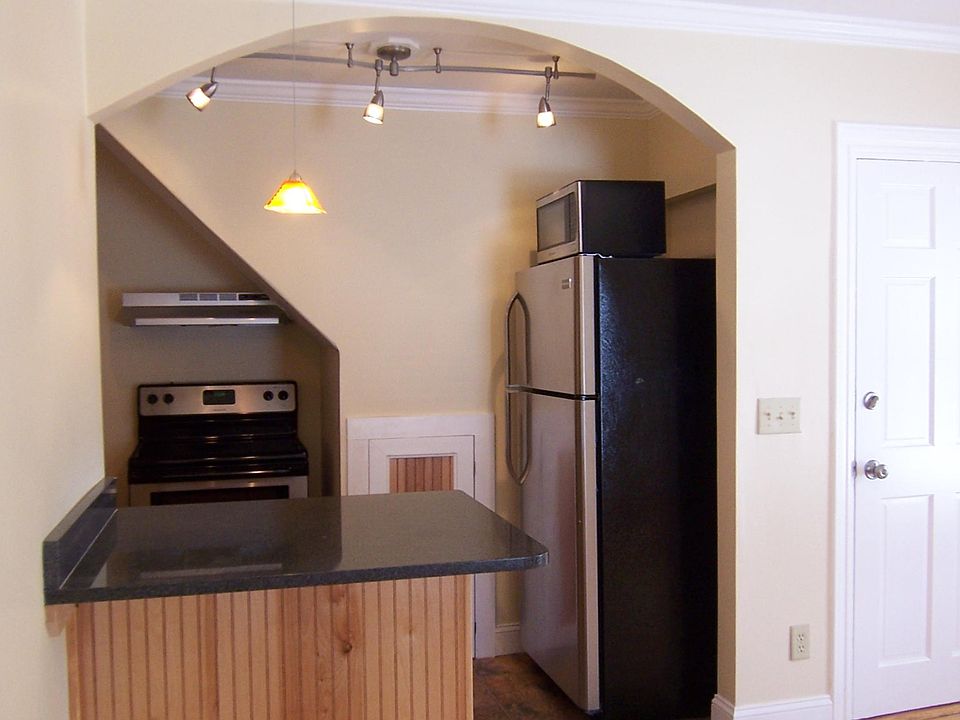 2nd image of 285 Pine St APT 1
