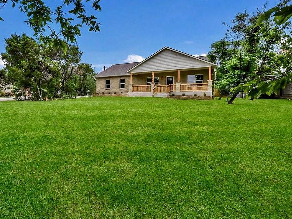 1st image of 18322 Lake Oaks Dr