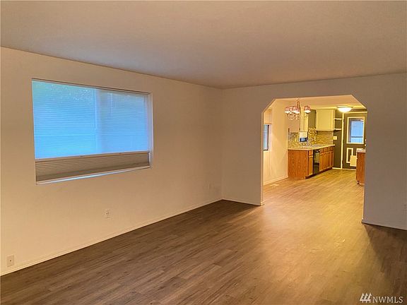 3rd image of 520 E Highland Ave