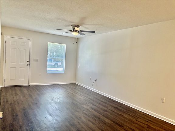 4th image of 8173 Woods Ave