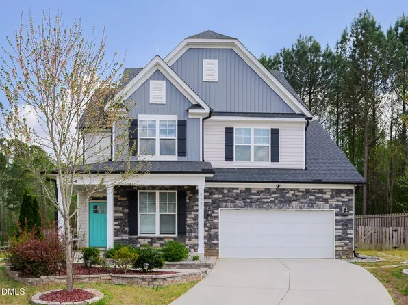 832 Logan Meadow Ct, Fuquay Varina, NC 27526