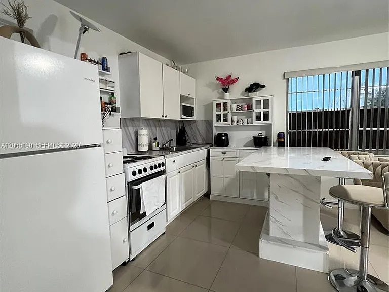467B E 13th St #467B — Photo 3