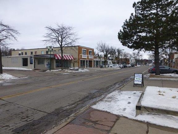 5th image of 2569 7th Ave E