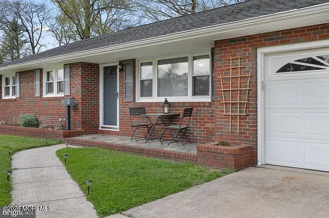 3 bed, 1184 sqft, $2,000 — Photo 2