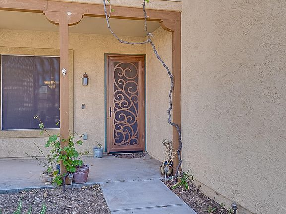 3rd image of 525 W Camino Tunera