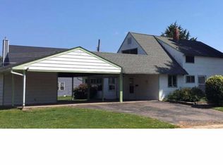 52 Goldengate Rd, Levittown, PA 19057