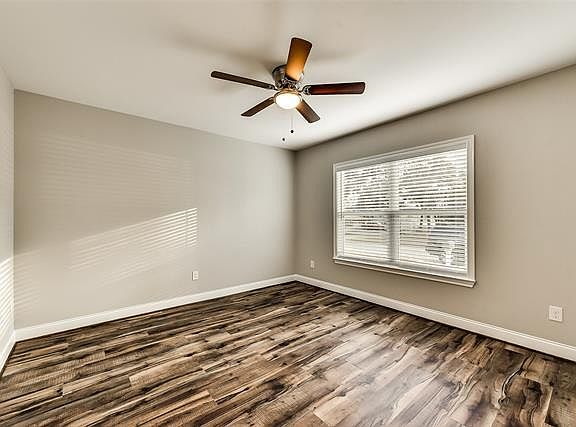 5th image of 402 W 5th St