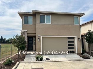 700 N Bliss Ln, Clovis, CA