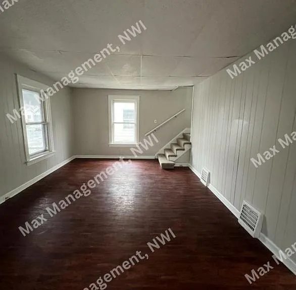 824 Merrill St — Photo 2