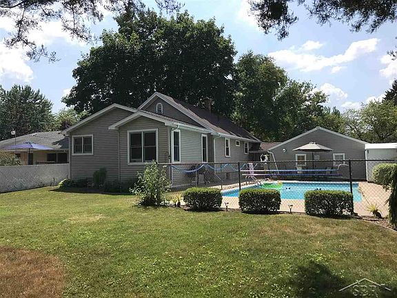 2nd image of 228 Gratiot Ct