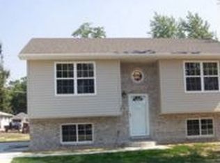 755 Lincoln Ave, Wood River, IL 62095