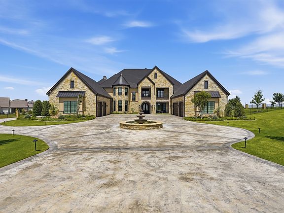 3rd image of 137 Angelina Dr