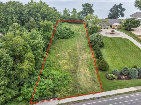 E Lake Rd, Sheffield Lake, OH 44054