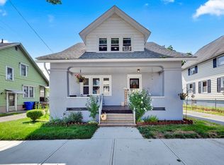 29 Sterling St, Springfield, MA 01107