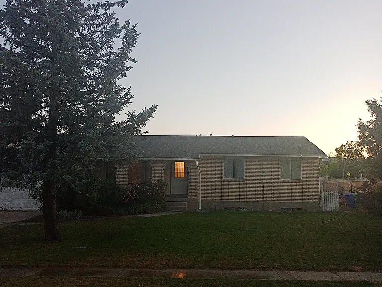 8402 S McGinnis Ln — Photo 1