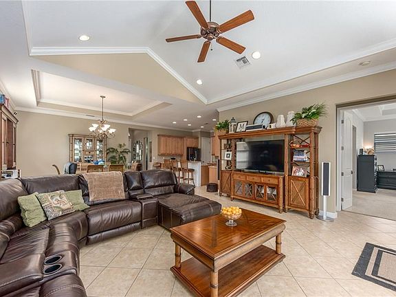 3rd image of 7058 Maidstone Dr