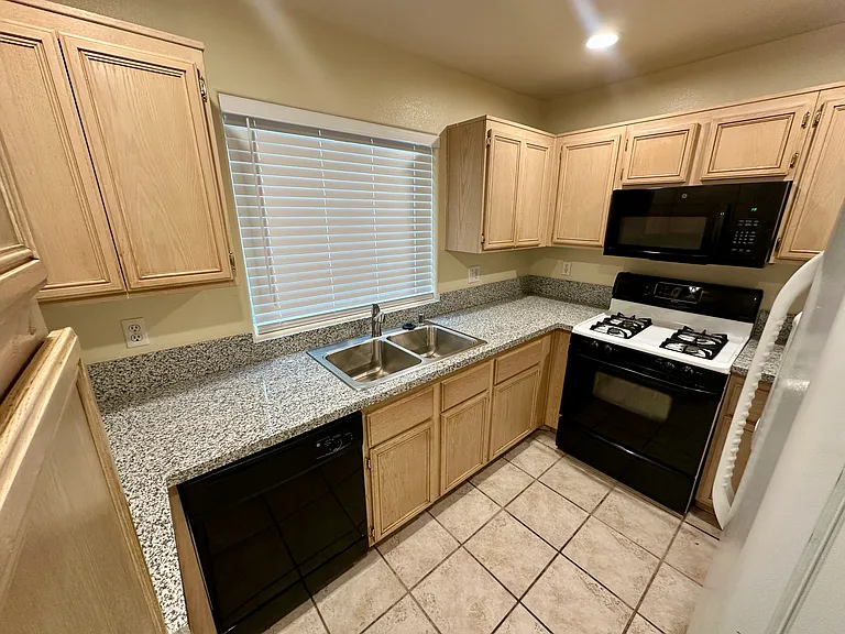 5738 Wind Dancer Dr — Photo 4