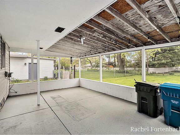 3rd image of 1380 Catherine Ave