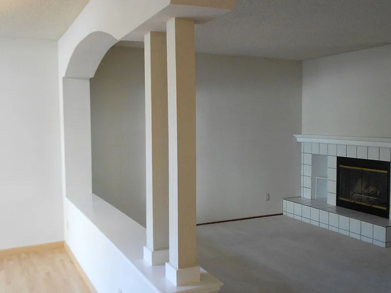 455 Mountain Laurel Ct — Photo 3