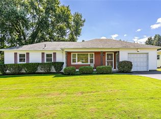 46 Cranbrooke Dr, Rochester, NY 14622