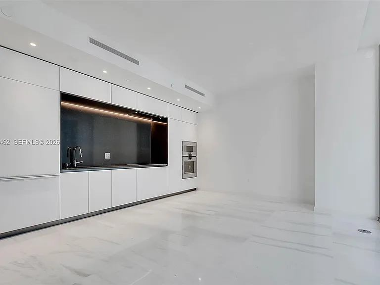 300 Biscayne Boulevard Way #3008W — Photo 5