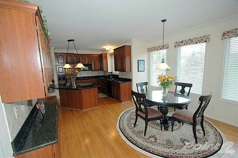 3rd image of 23859 Broadmoor Park Ln