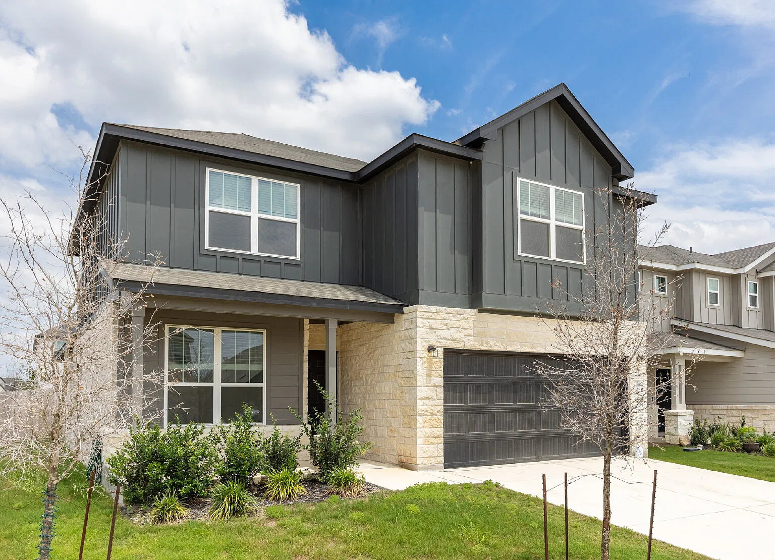 5 bed, 3.0 bath, 2466 sqft, $2,595 — Photo 3