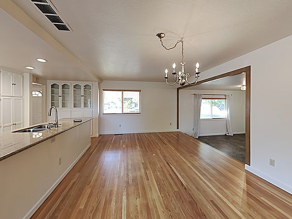 4th image of 9401 Shumway Dr
