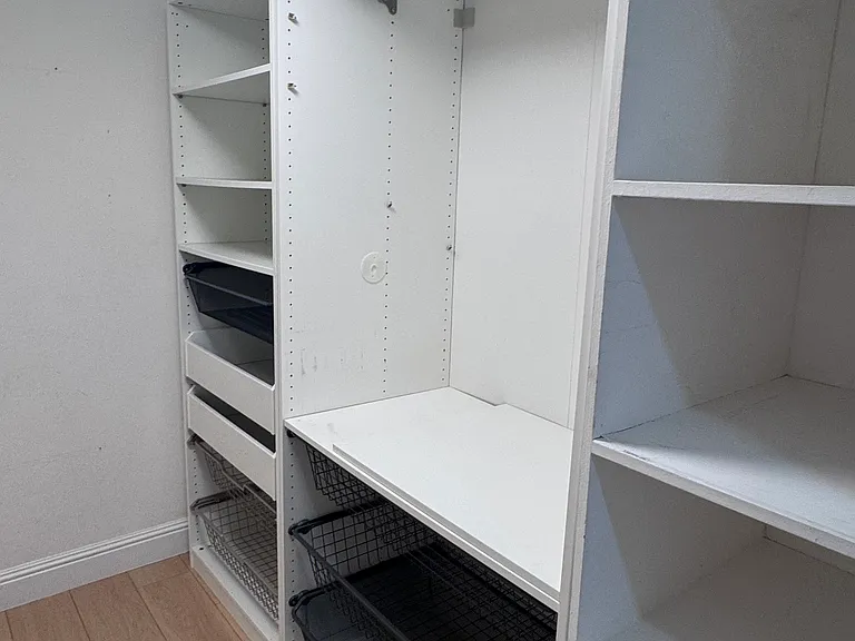Master Bedroom - Walk-in Closet