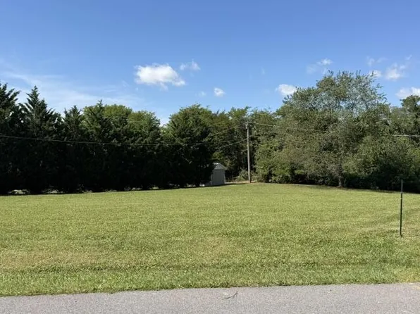 13 E Spiller St, Wytheville, VA 24382