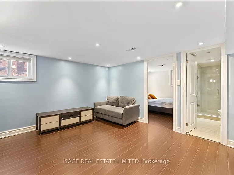 207 Cedarvale Ave #LOWER — Photo 11