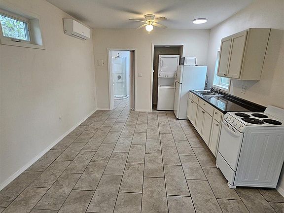 3rd image of 9775 N Loop Rd APT 1