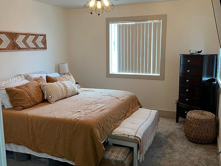 2127 S Amy Ave — Photo 11