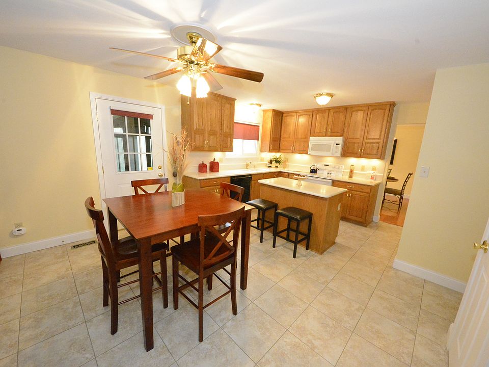 Breakfast room and Kitchen. 