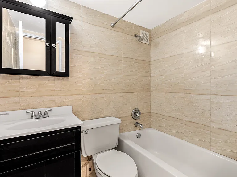 7 E 32nd St #3F — Photo 4