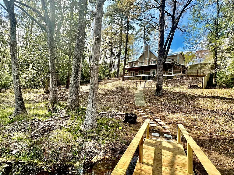 208 Timberlake Dr — Photo 9