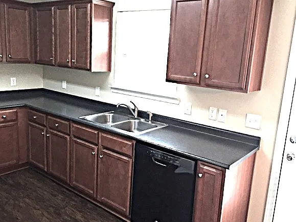1523 Bradley Blvd — Photo 3