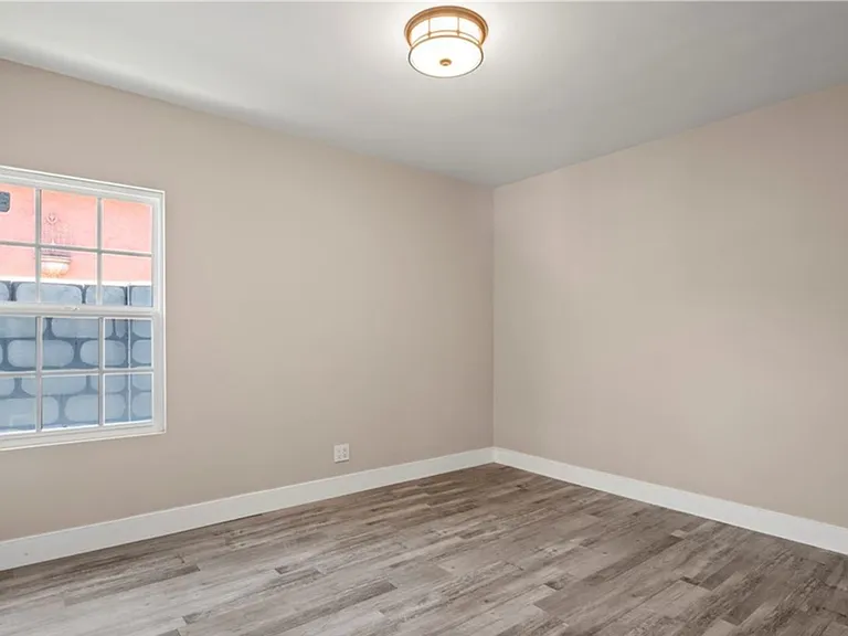 13573 Eldridge Ave — Photo 7