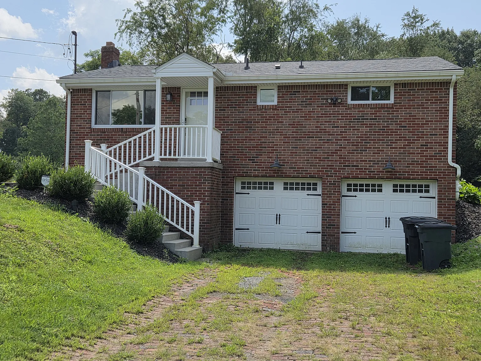 3 bed, 1.5 bath, 888 sqft, $1,500 — Photo 1