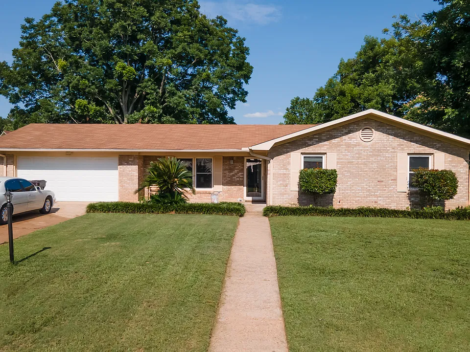 108 Coral Way