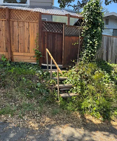 27 Graceland Dr #B — Photo 16