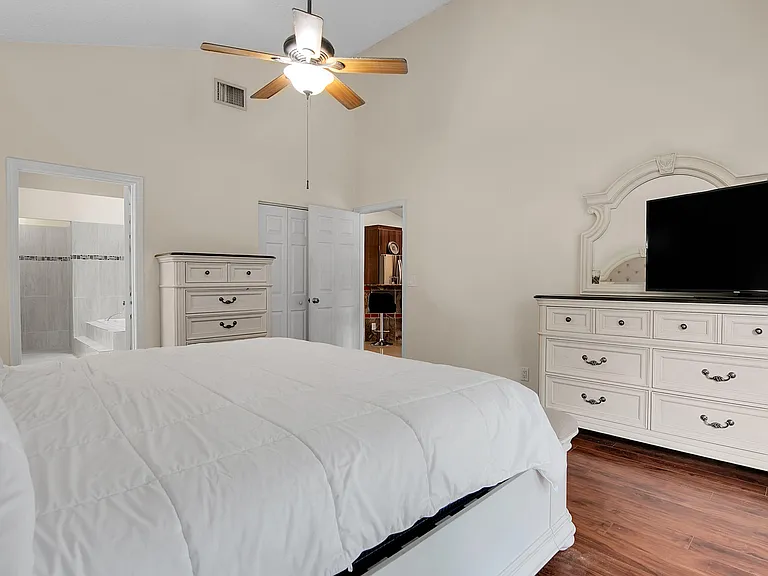 7705 Forest Green Ln — Photo 16